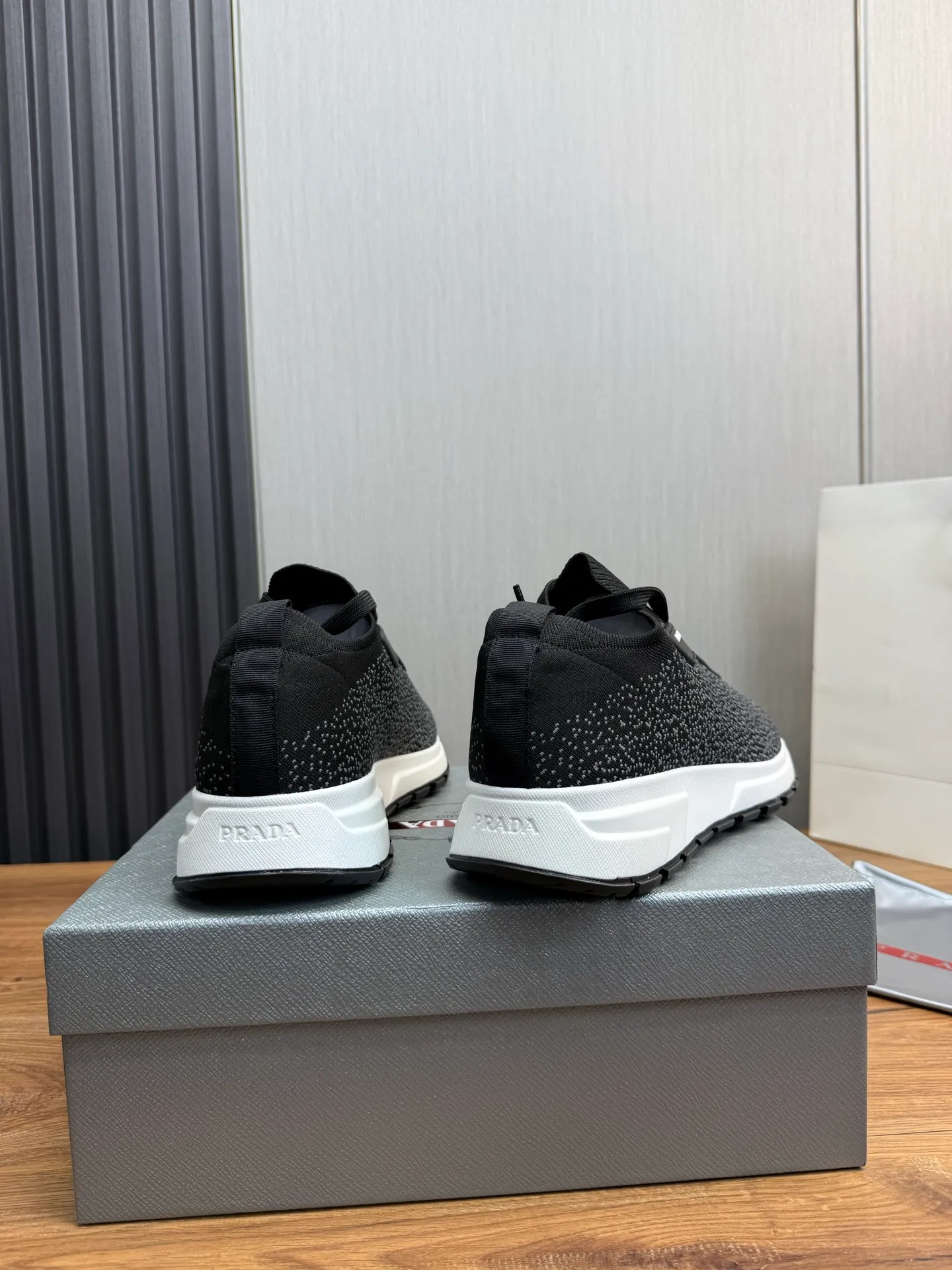 Men's shoes 💰500💰 [PRADA] Men's shoes are popular in the counter, official website is synchronized, 1 high-quality shipment ✔️Original fly-woven cowhide + cowhide lining, original original bottom, 38-45 (45 customized, non-refundable)